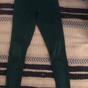Alo ribbed emerald workout leggings
